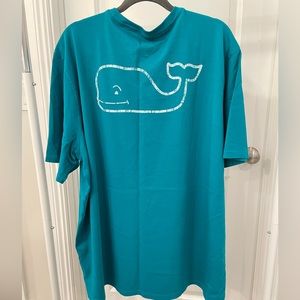Vineyard Vines mens tshirt. Size XXL.